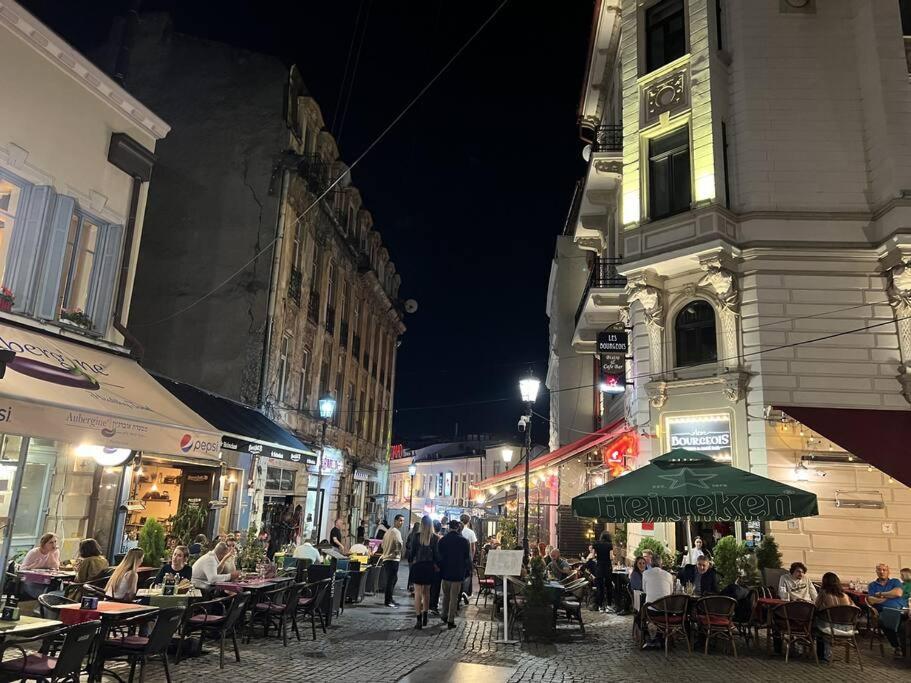Old City Apartment - Self Check-In Bukarest Exteriör bild